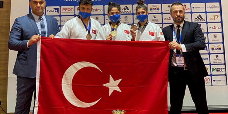 Genç milli judocularda 3 madalya