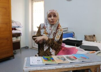 32 yıldır yatağa bağımlı, 5’inci şiir kitabını çıkardı