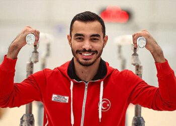 Milli cimnastikçi Ferhat Arıcan’dan altın madalya