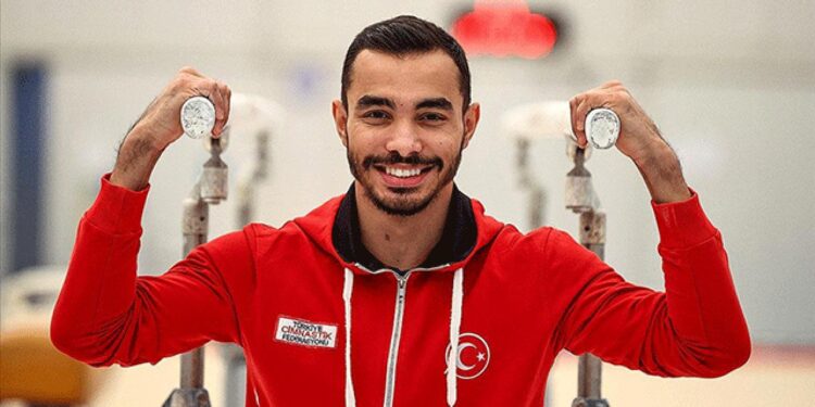 Milli cimnastikçi Ferhat Arıcan’dan altın madalya