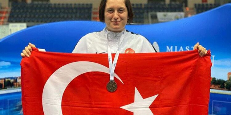 Özel sporcu Fatma Damla Altın heptatlonda dünya şampiyonu oldu