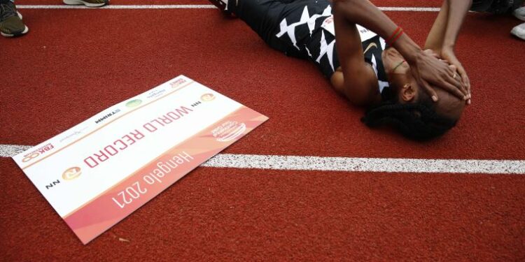 Sifan Hassan, kadınlar 10 bin metrede dünya rekoru kırdı