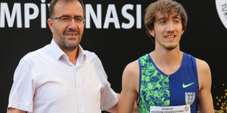 Berke Akçam’dan Türkiye rekoru