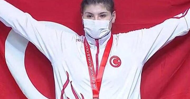 Halterde Dilara Uçan’dan altın madalya