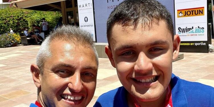 Tuna Tunca’dan özel madalya