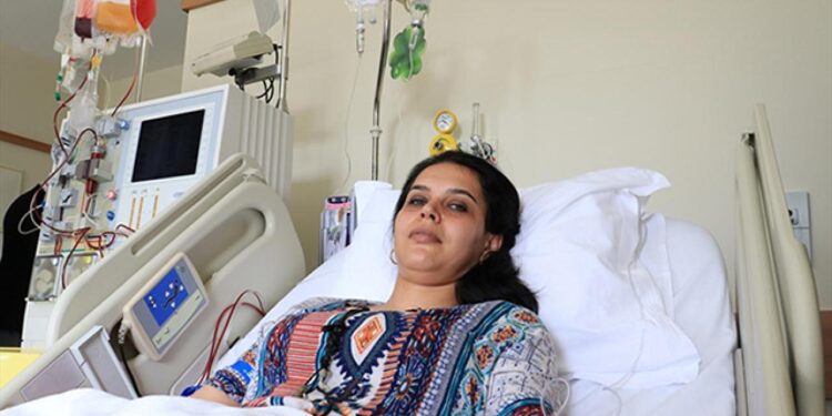 Genç kadın kök hücre bağışıyla 2 bebeğe “hayat” verdi