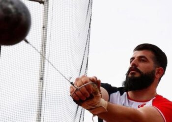 Milli çekiççi Özkan Baltacı Doha’da birinci oldu