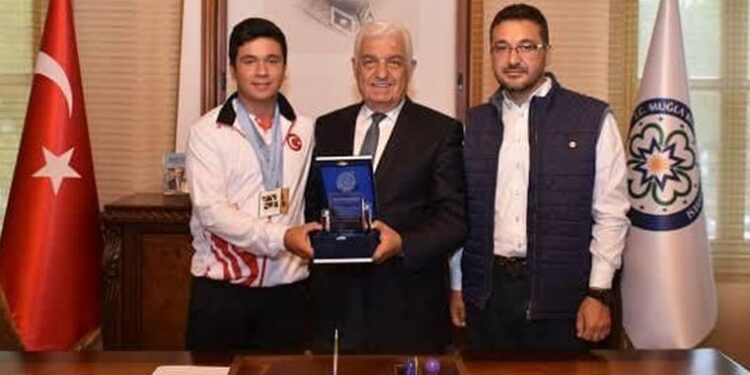 Emircan Türkiye’nin gururu oldu