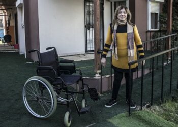 Fizik tedaviyle yıllar sonra adım atmanın heyecanını yaşadılar