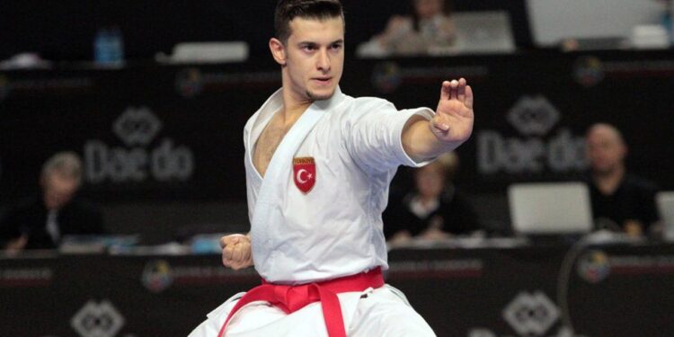 Milli sporcu Ali Sofuoğlu Avrupa Şampiyonu oldu