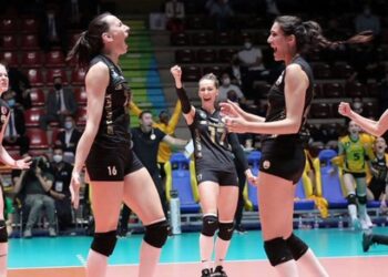 VakıfBank’a 4 iletişim ödülü