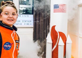 7 yaşındaki Elizabeth, Ay’a nesne gönderen ilk çocuk olacak