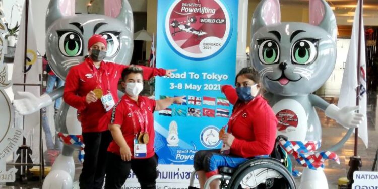 Para milli haltercilerden Tayland’da 4 altın madalya