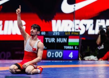 Milli güreşçi Kerem Kamal, Avrupa ikincisi oldu