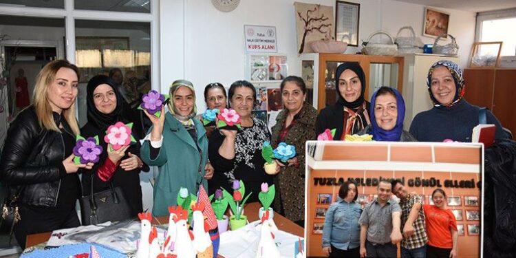 İyiliğe kadın eli değiyor