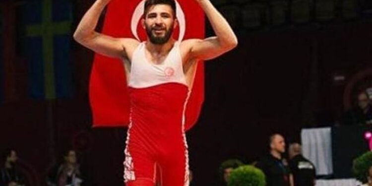 Milli güreşçi Süleyman Atlı, Avrupa şampiyonu oldu