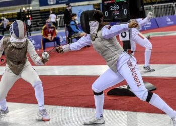 Milli eskrimci Nisanur Erbil, dünya ikincisi oldu