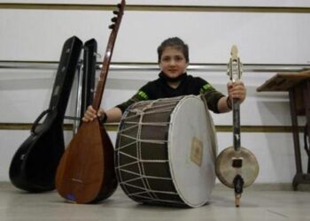 10 yaşında 4 enstrüman çalıyor