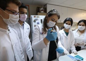 Buca’nın genç bilim insanlarına 6 ülkeden 27 ödül