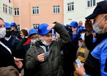 Polisler, özel çocuklarla buluştu