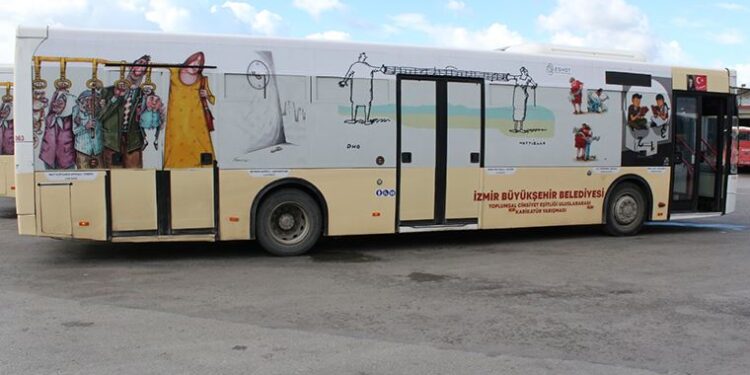 İzmir’de toplu ulaşım araçlarında cinsiyet eşitliği mesajları