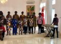 Benin’de ünlü çocuk grubu İstiklal Marşı’nı okudu