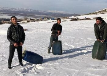 Kars’ta bidonla kayak