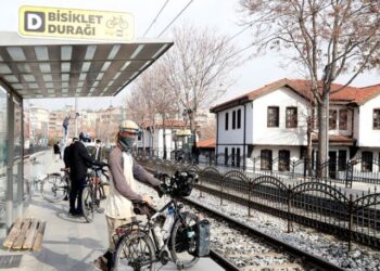 Bisikletiyle dünya turuna çıktı, oraya hayran kaldı