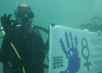 Sualtında kutlama anbean görüntülendi