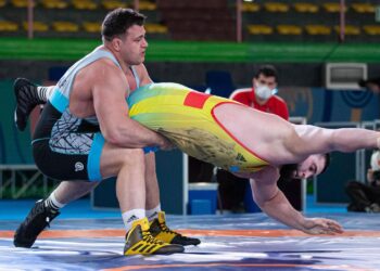 Milli güreşçilerden 11 madalya