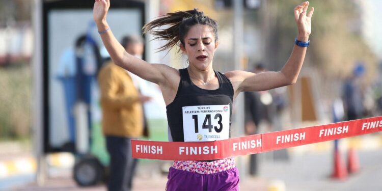 Milli atletlerden yeni Türkiye rekorları