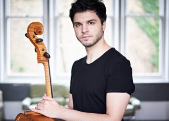 Genç sanatçı Jamal Aliyev’e büyük onur