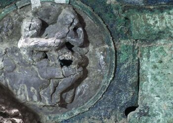 Pompei’de 2 bin yıllık dört tekerlekli tören arabası bulundu