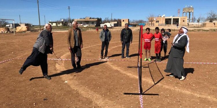 Mardinli köylülerin badminton sevgisi