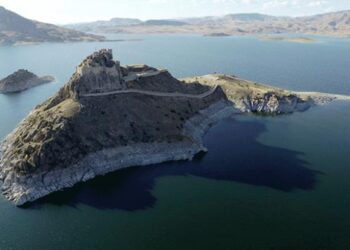 Ada görünümlü Pertek Kalesi turizme kazandırılıyor