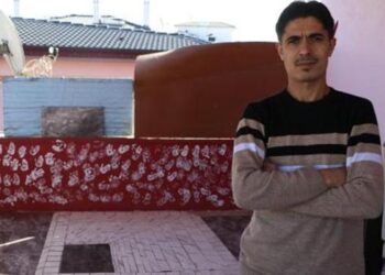 Fayans ustası mesleğini sanata çevirdi