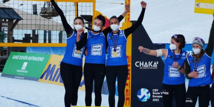 Türkiye Kar Voleybolu Milli Takımı namağlup şampiyon
