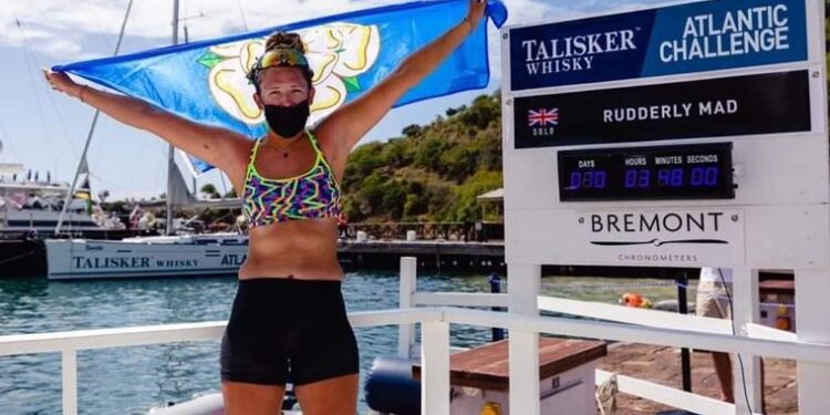 Jasmine Harrison Atlantik Okyanusu’nu tek başına kürek çekerek geçen en genç kadın oldu