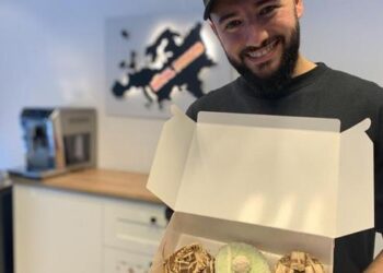 Türk gurbetçi küçük bir dükkanla başladı, Avrupa’da donut imparatoru oldu! 7 ülkede 135 şube açtı…