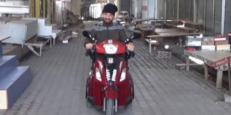 Engelli İlkin motosikletine kavuştu