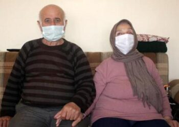 Eşinin görmeyen gözlerine göz, ayaklarına ayak oldu