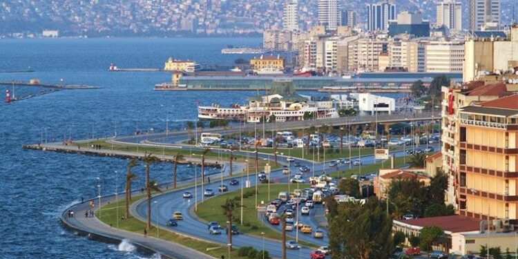 Uzak Rota Seyahat Ödülleri açıklandı: Öncü turizm destinasyonunda birincilik İzmir’e