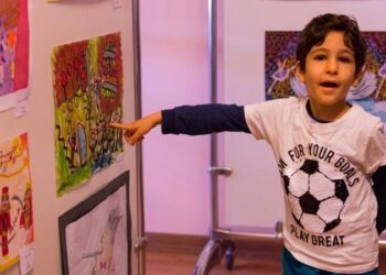 Çocuklar opera ve baleyi resmediyor