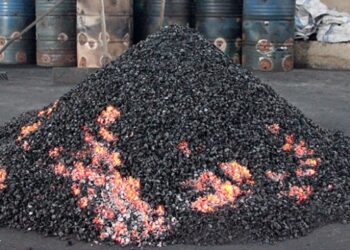 Fındık kabuğundan mangal kömürü üretiliyor