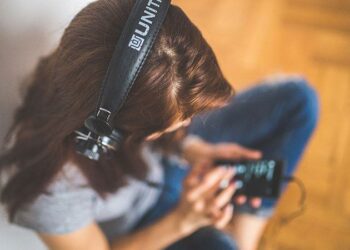 Anksiyeteyi hafiflettiği bilimsel olarak kanıtlanan 6 şarkı