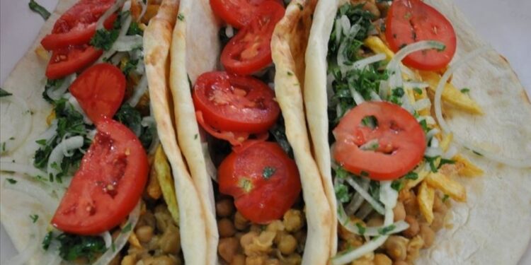 Gaziantep’te tescilli ‘nohut dürümü’ sevinci