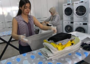 Mardin’de öğrenciler için ücretsiz kıyafet yıkama merkezi açıldı