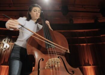 İş Sanat’tan video serisi: “Tanıştırayım”