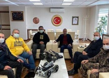 Lise öğrencileri Naim isimli güvenlik robotu geliştirdi