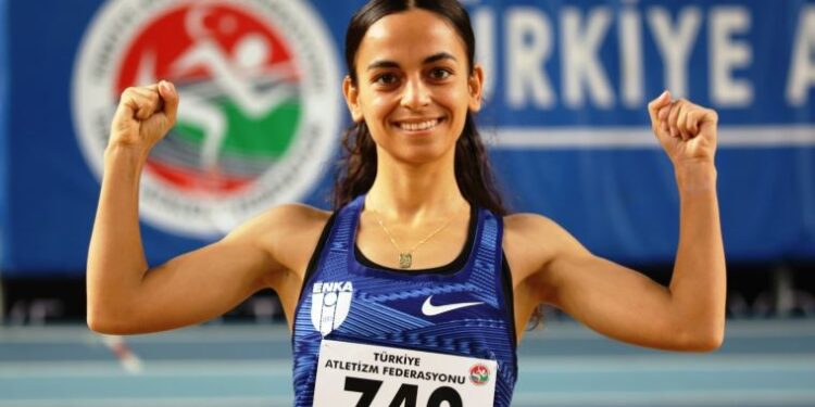 Milli atlet Ayşe Tekdal’dan tarihi rekor